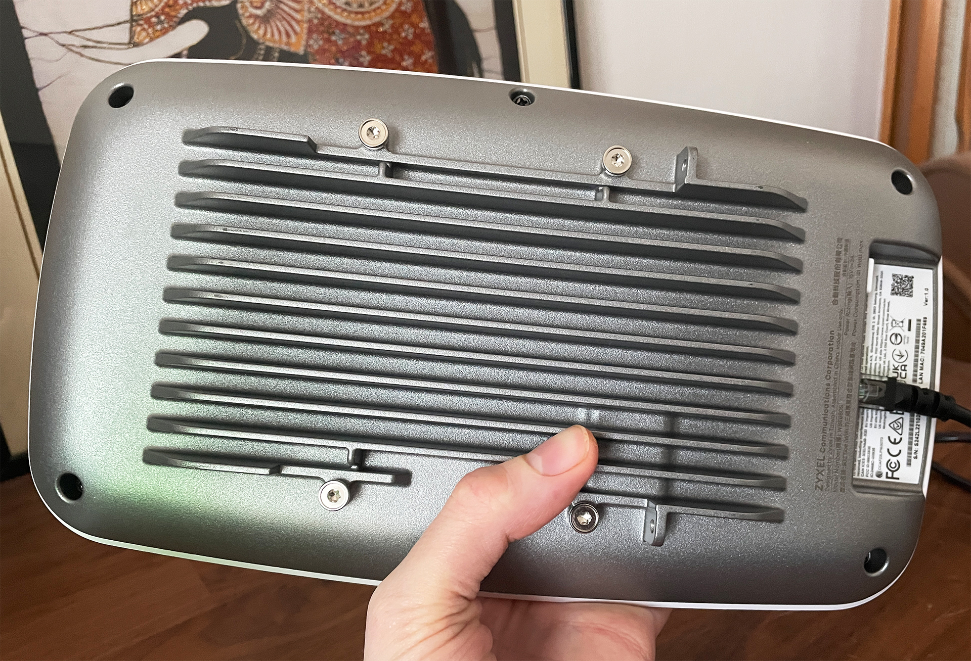 zyxel-wbe660s-rear