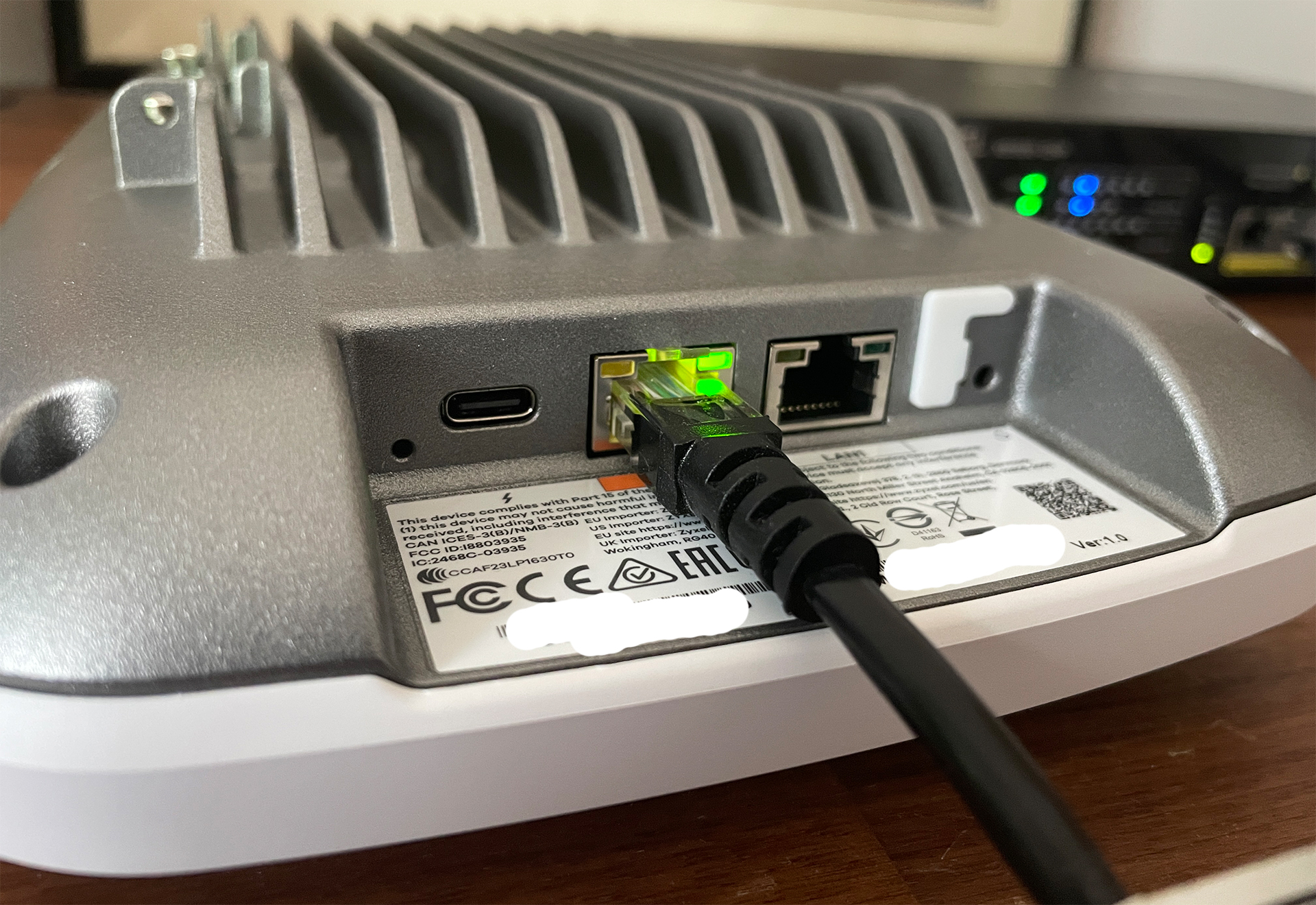 zyxel-wbe660s-ports